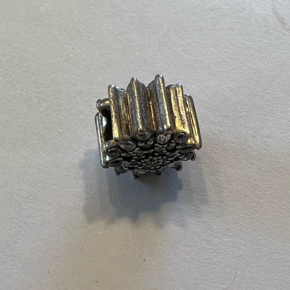 Pandora snowflake charm - Picture 3 of 3